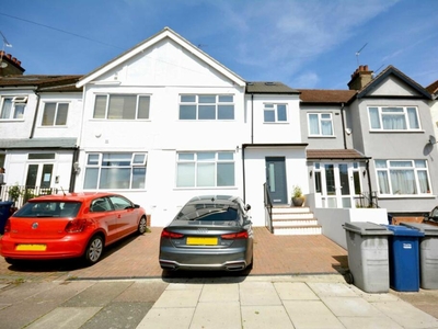1 bedroom flat for rent in Park Road, London, NW4