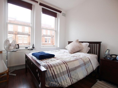 1 bedroom flat for rent in Perham Road, West Kensington, W14