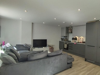 1 bedroom flat for rent in Windmill Lane, Hanwell, UB2