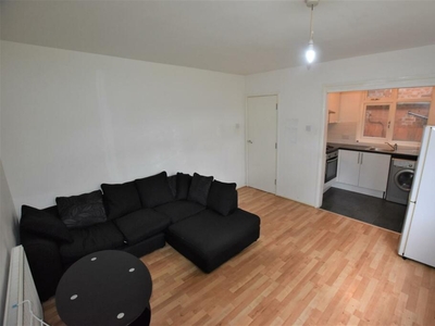 1 bedroom flat for rent in Woodland Avenue, Stoneygate, Leicester, LE2