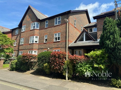 1 bedroom flat for sale in Eastfield Road, Brentwood, CM14