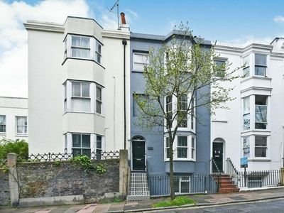 1 bedroom flat for sale in Egremont Place, Brighton, BN2