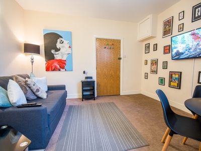 2 Bed Flat, Frith Street, W1D