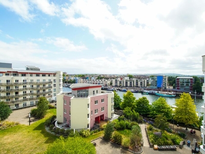 2 bedroom apartment for rent in The Crescent, Hannover Quay, Bristol, BS1