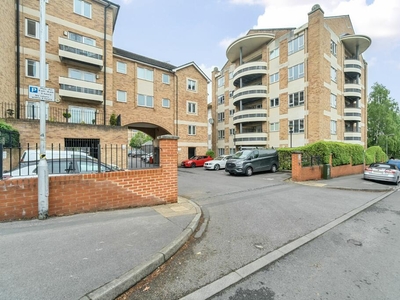2 bedroom apartment for sale in Branagh Court, Reading, RG30