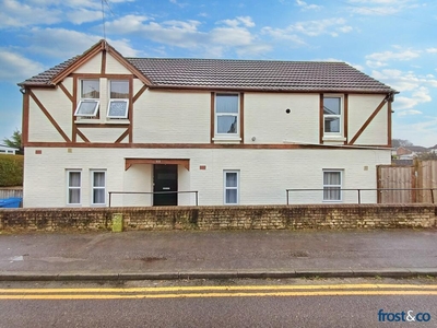 2 bedroom apartment for sale in Churchill Road, Parkstone, Poole, Dorset, BH12