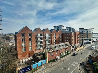 2 bedroom apartment for sale in East Quay Road, Poole Quay, Poole, BH15