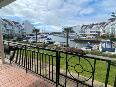 2 bedroom apartment for sale in Lake Avenue, Poole, BH15