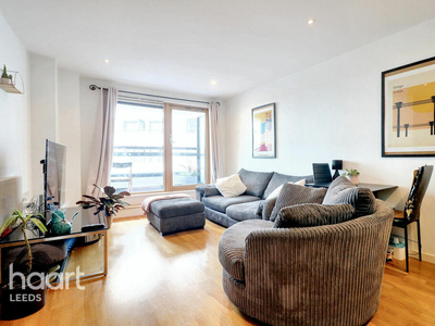 2 bedroom apartment for sale in Marsh Lane, Leeds, LS9