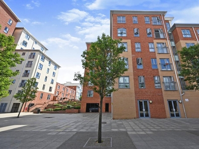 2 bedroom apartment for sale in Moulsford Mews, Reading, RG30