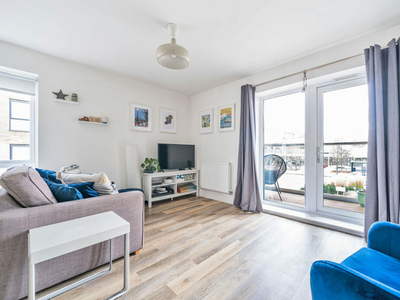 2 bedroom apartment for sale in Mulberry Way, Bath, Somerset, BA2