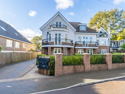 2 bedroom apartment for sale in Spur Hill Avenue, Lower Parkstone, BH14