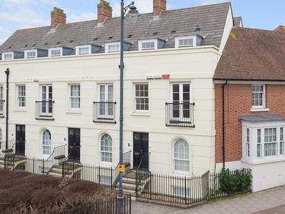 2 bedroom apartment for sale in Station Road West, Canterbury, CT2