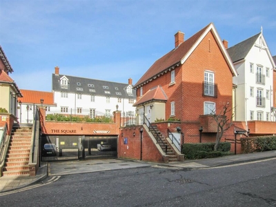 2 bedroom apartment for sale in The Square, Chatham Way, Hart Street, Brentwood, CM14