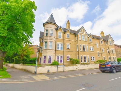 2 bedroom apartment for sale in Victoria Road, Bedford, MK42