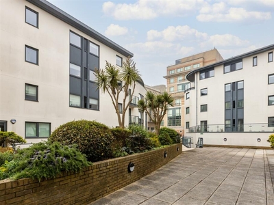 2 bedroom apartment for sale in West Street, Brighton, BN1