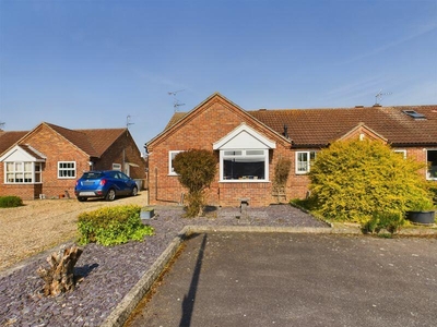 2 bedroom bungalow for sale in 27 Ravensmoor Close, North Hykeham, Lincoln, LN6