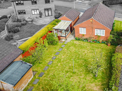 2 bedroom bungalow for sale in Rochester Wynd, Leeds, LS17