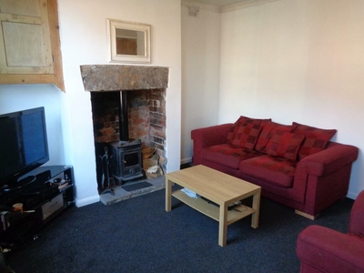 2 bedroom end of terrace house for rent in Woodville Terrace, Horsforth, Leeds, West Yorkshire, UK, LS18