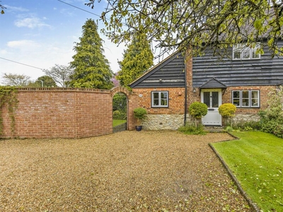2 bedroom end of terrace house for sale in Roseacre Lane, Bearsted, Maidstone, ME14