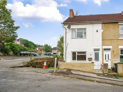 2 bedroom end of terrace house for sale in Swindon, Wiltshire, SN1