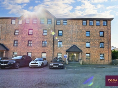 2 bedroom flat for rent in Alexandra Avenue, Kirkintilloch, Glasgow, G66