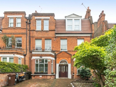 2 bedroom flat for rent in Arkwright Road, Hampstead, London, NW3