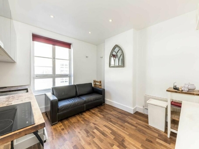 2 bedroom flat for rent in Britannia Street, Bloomsbury, WC1X