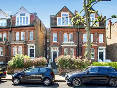 2 bedroom flat for rent in Broadhurst Gardens, South Hampstead NW6