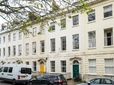 2 bedroom flat for rent in Caledonia Place, Clifton, BS8