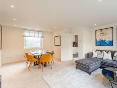 2 bedroom flat for rent in Chelsea, South Kensington, Fulham Rd, SW3