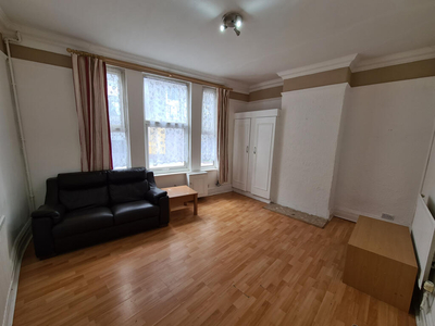 2 bedroom flat for rent in Chester Road, Manchester, M15 4EY, M15