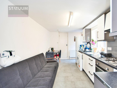 2 bedroom flat for rent in Colegrave Roadleyton, Stratford, Olympic Village, London, E15
