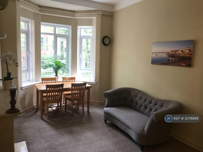 2 bedroom flat for rent in Dudley Drive, Glasgow, G12