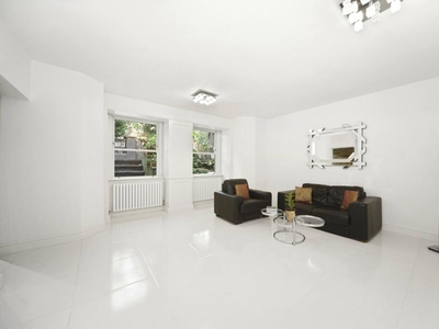 2 bedroom flat for rent in Fitzjohn Avenue,
Hampstead, NW3