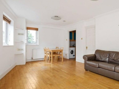 2 bedroom flat for rent in Goswell Road, London, EC1V