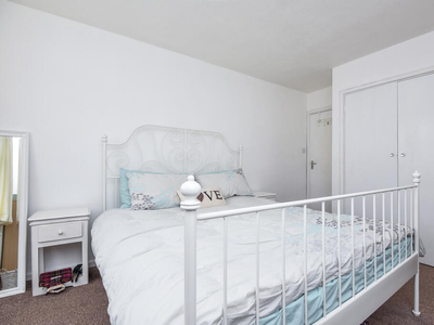 2 bedroom flat for rent in Harleyford, Bromley, BR1