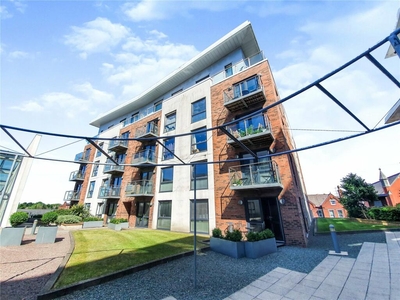 2 bedroom flat for rent in Longfield Centre, Prestwich, Manchester, M25