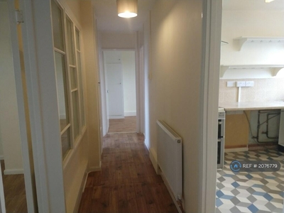 2 bedroom flat for rent in New Barn Avenue, Cheltenham, GL52