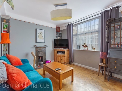 2 bedroom flat for rent in Pages Hill, Muswell Hill, N10