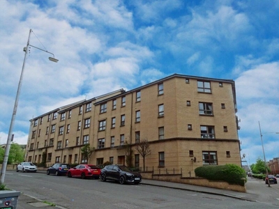 2 bedroom flat for rent in Spacious 2 bed with study @ Yorkhill St, G3