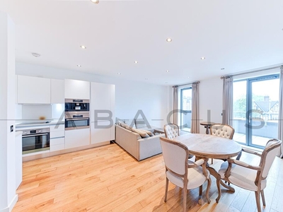 2 bedroom flat for rent in The Cascades, Finchley Road, Hampstead, NW3