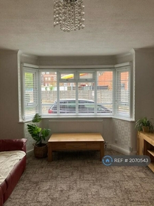 2 bedroom flat for rent in Viceroy Court, Manchester, M20