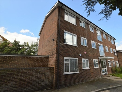 2 bedroom flat for rent in Windfield Close SE26