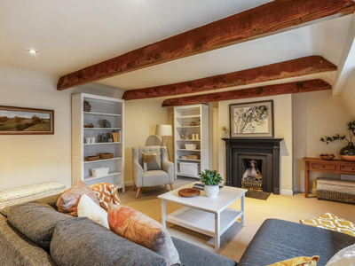 2 bedroom flat for sale in Abbey Street, Bath, BA1