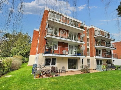 2 bedroom flat for sale in Branksome Park, BH13