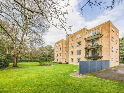 2 bedroom flat for sale in Burton Road, Poole, BH13