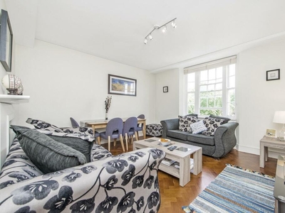 2 bedroom flat for sale in Porchester Road, Bayswater, W2