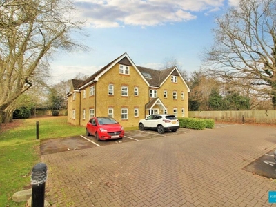 2 bedroom flat for sale in Pryor Close, Tilehurst, Reading, RG31