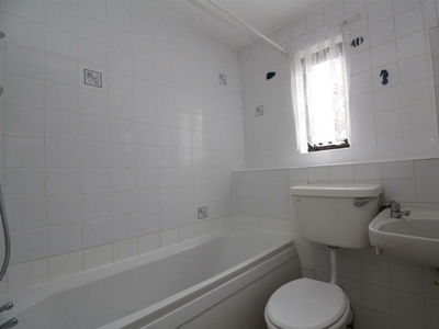 2 bedroom link detached house for rent in Clapham Place, Bradwell Common, MK13